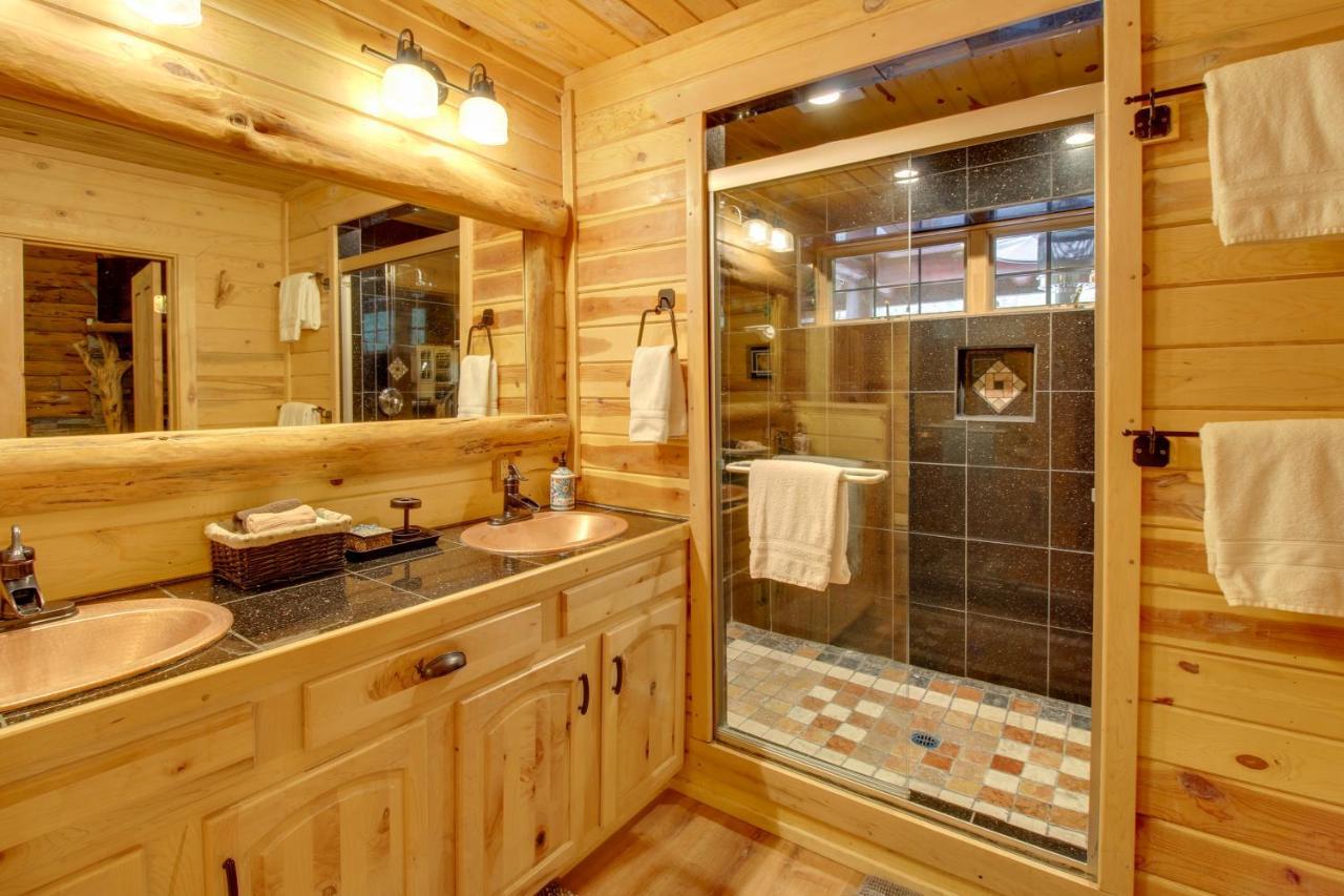 פיינטופ-לייקסייד Lakeside Cabin On 2 Acres With Fire Pit And Hot Tub! מראה חיצוני תמונה